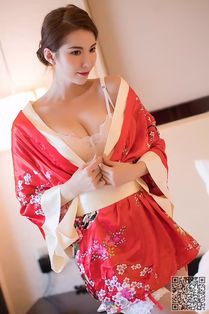 美人、Carry、蕾丝