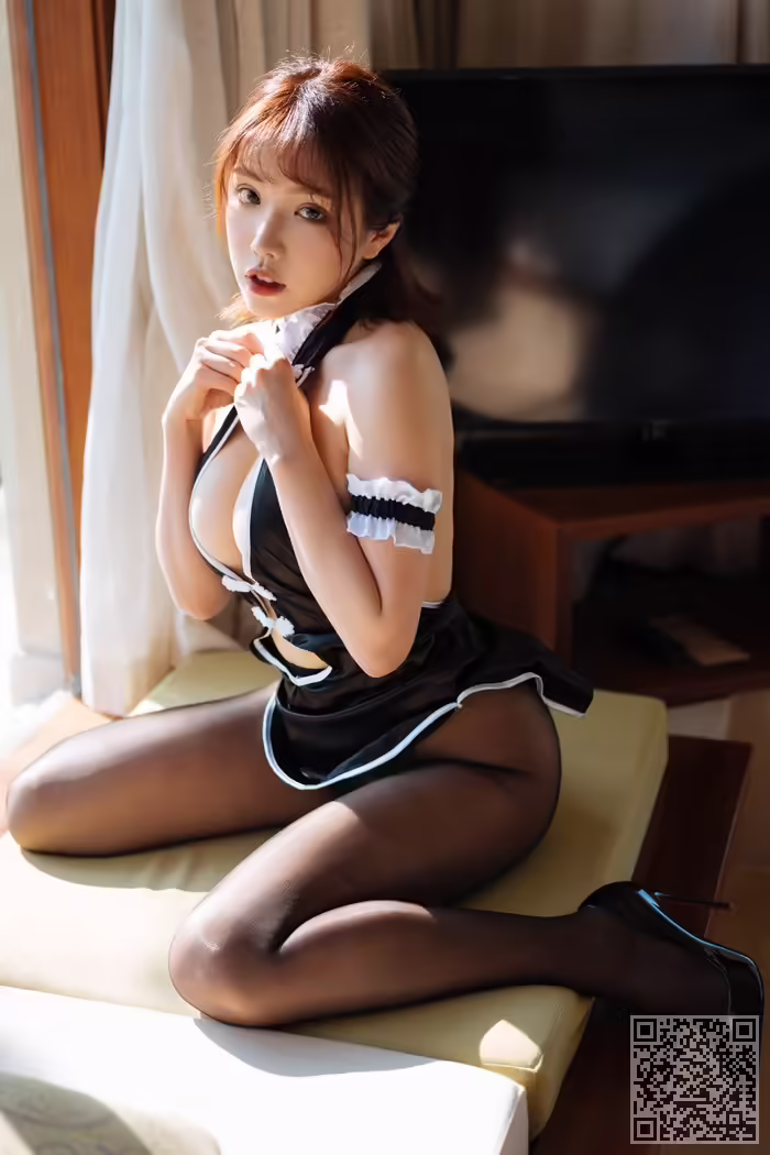 女仆、黄乐然