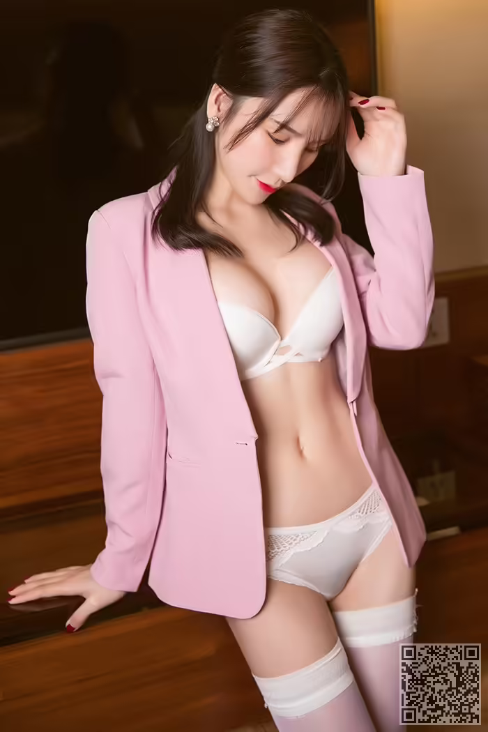 白领、周于希、丰乳翘臀