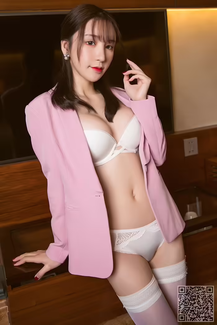 白领、周于希、丰乳翘臀