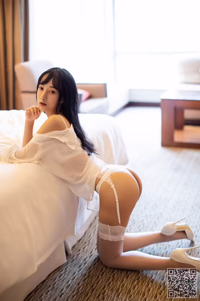 何嘉颖、酥胸、长腿