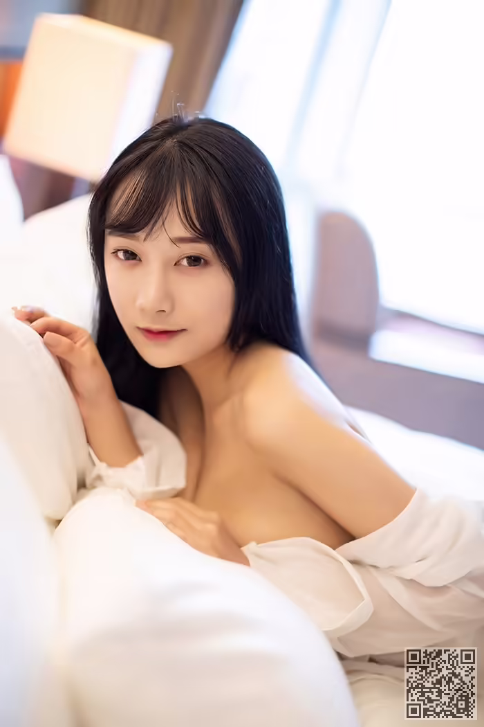 何嘉颖、酥胸、长腿