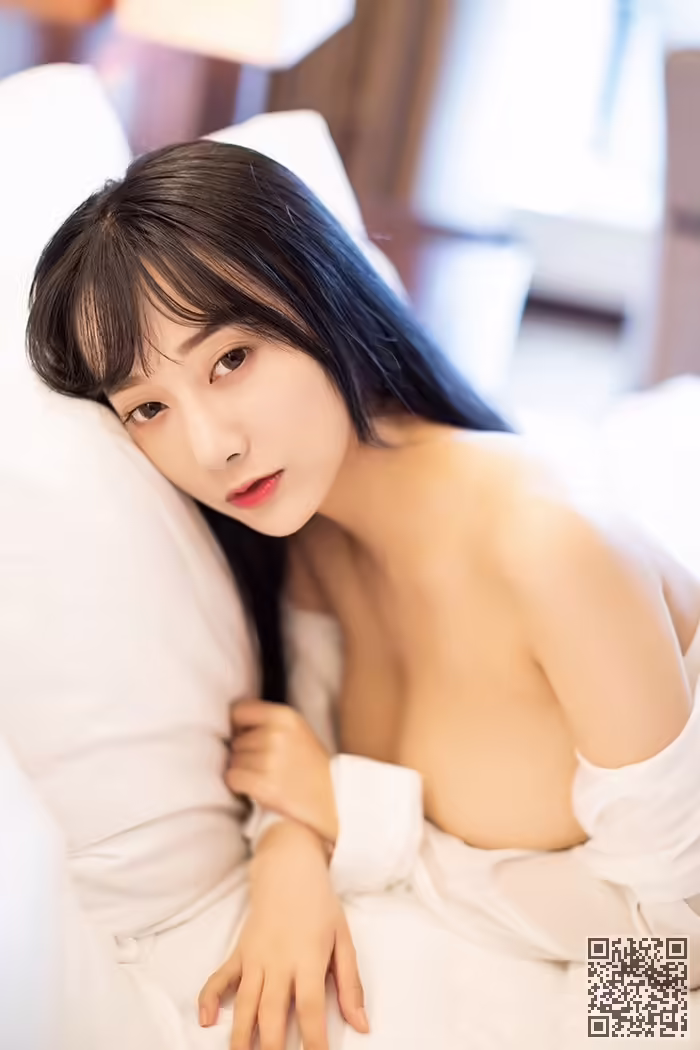 何嘉颖、酥胸、长腿