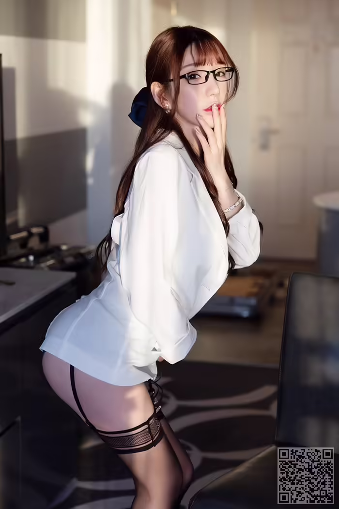 黑丝、周于希