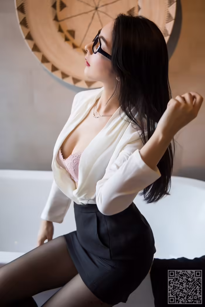 黑丝、女秘、小热巴、美腿