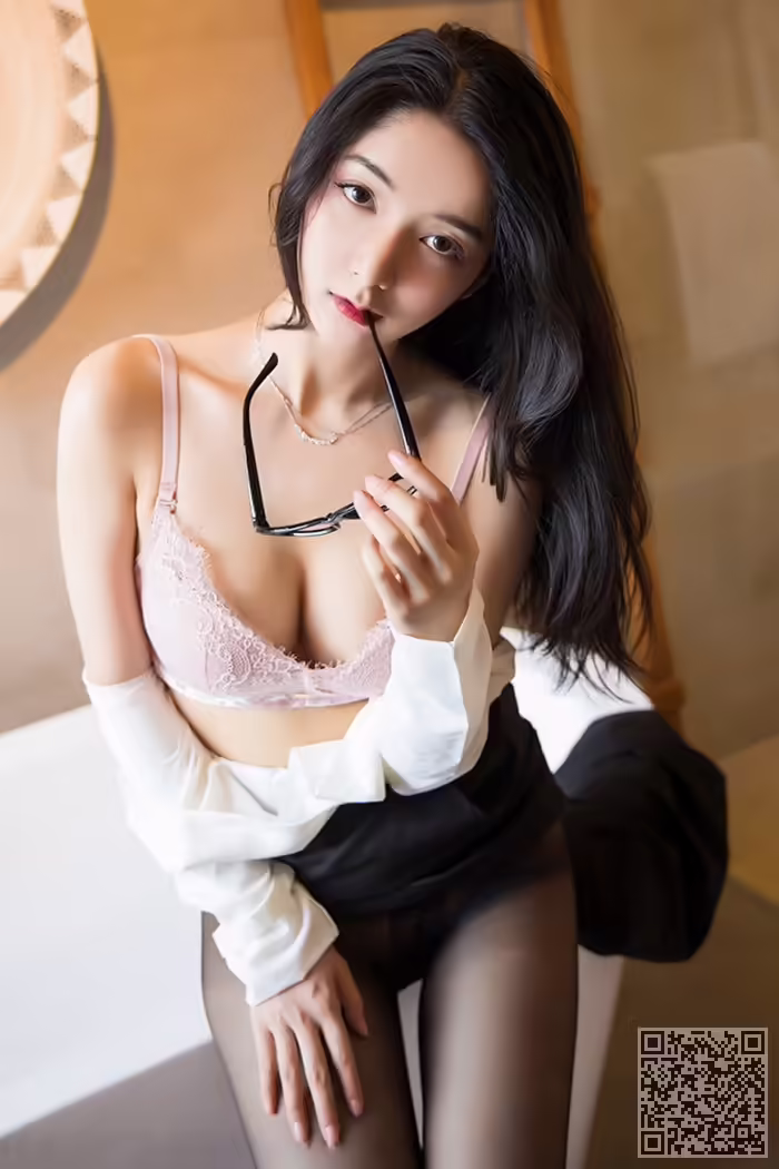 黑丝、女秘、小热巴、美腿