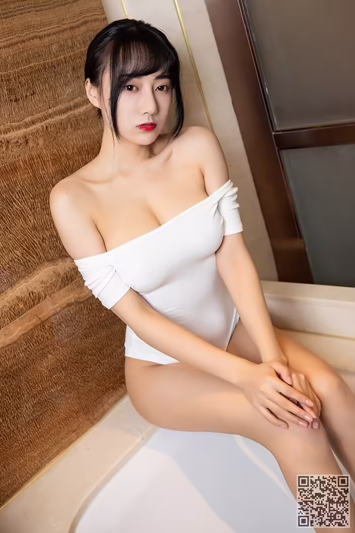 尤物、何嘉颖、湿身诱惑