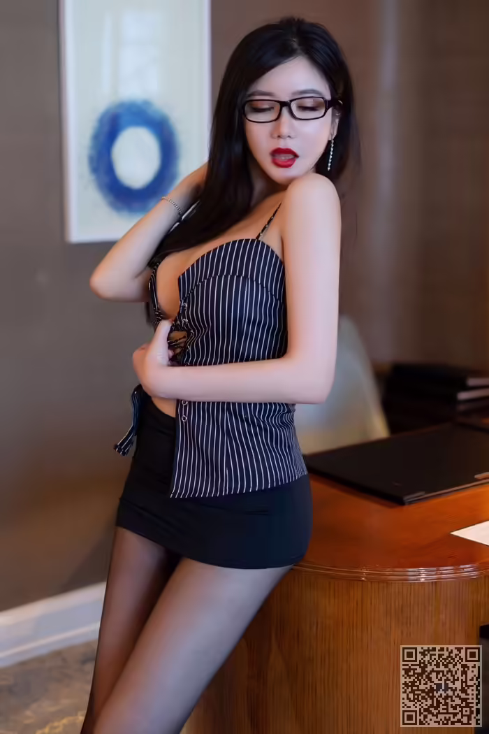 心妍、制服、黑丝