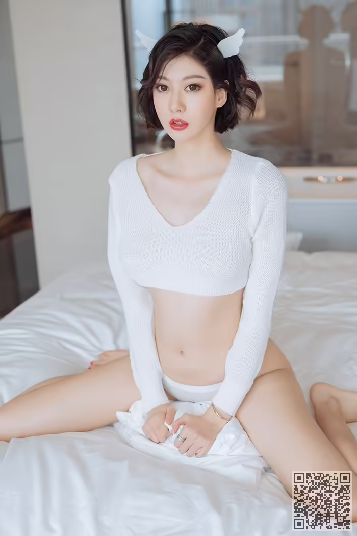 艺轩、搔首弄姿