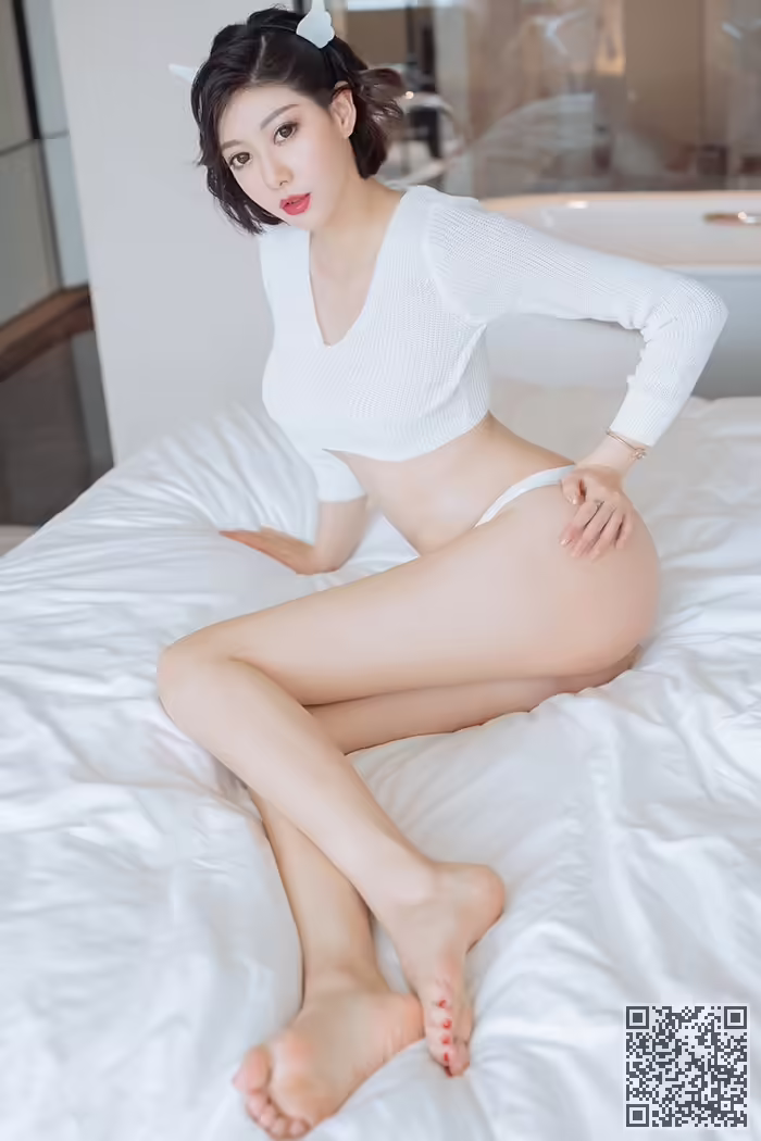 艺轩、搔首弄姿