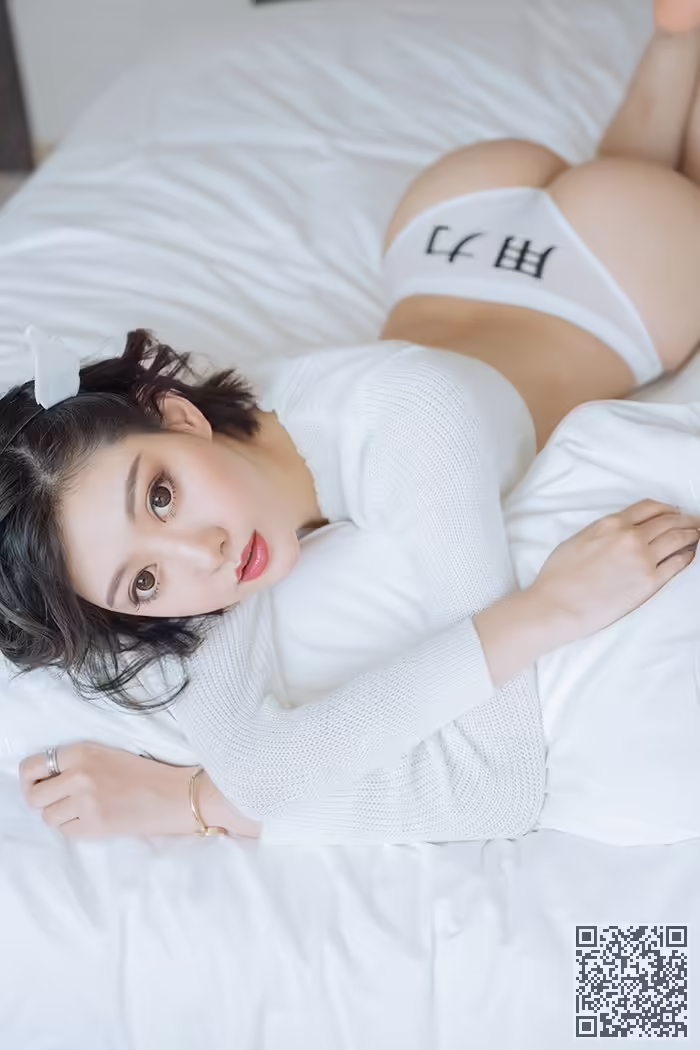 艺轩、搔首弄姿