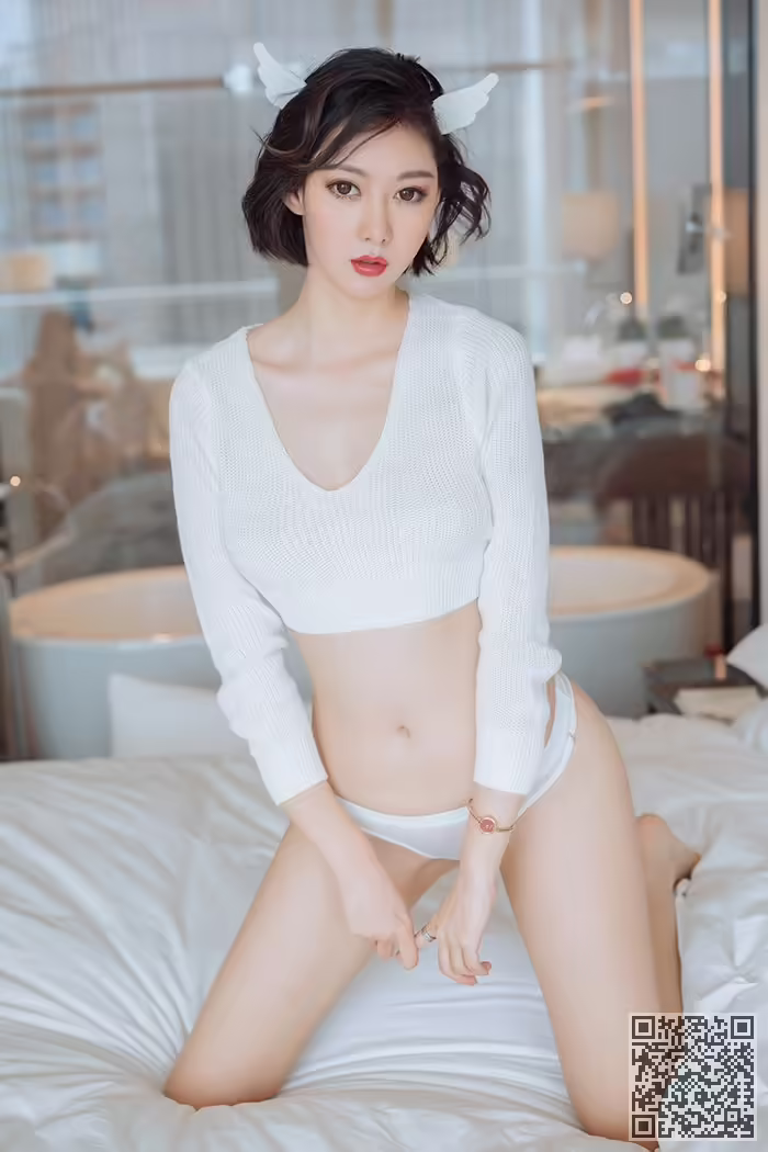 艺轩、搔首弄姿