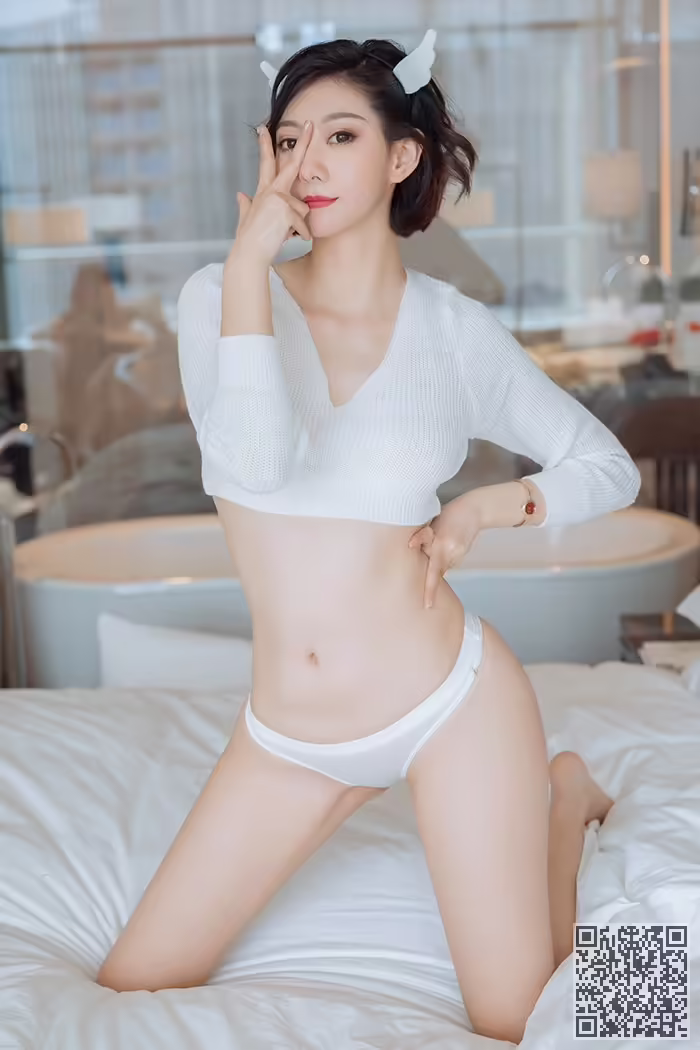 艺轩、搔首弄姿