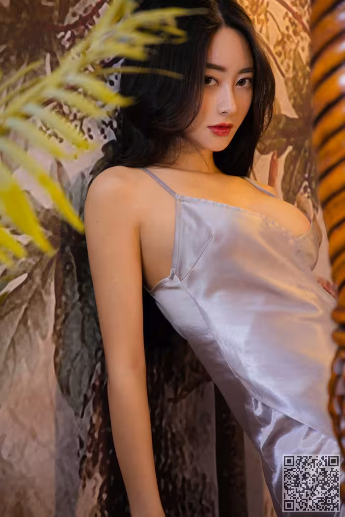 极品熟女穆菲菲冷艳高贵征服欲爆炸