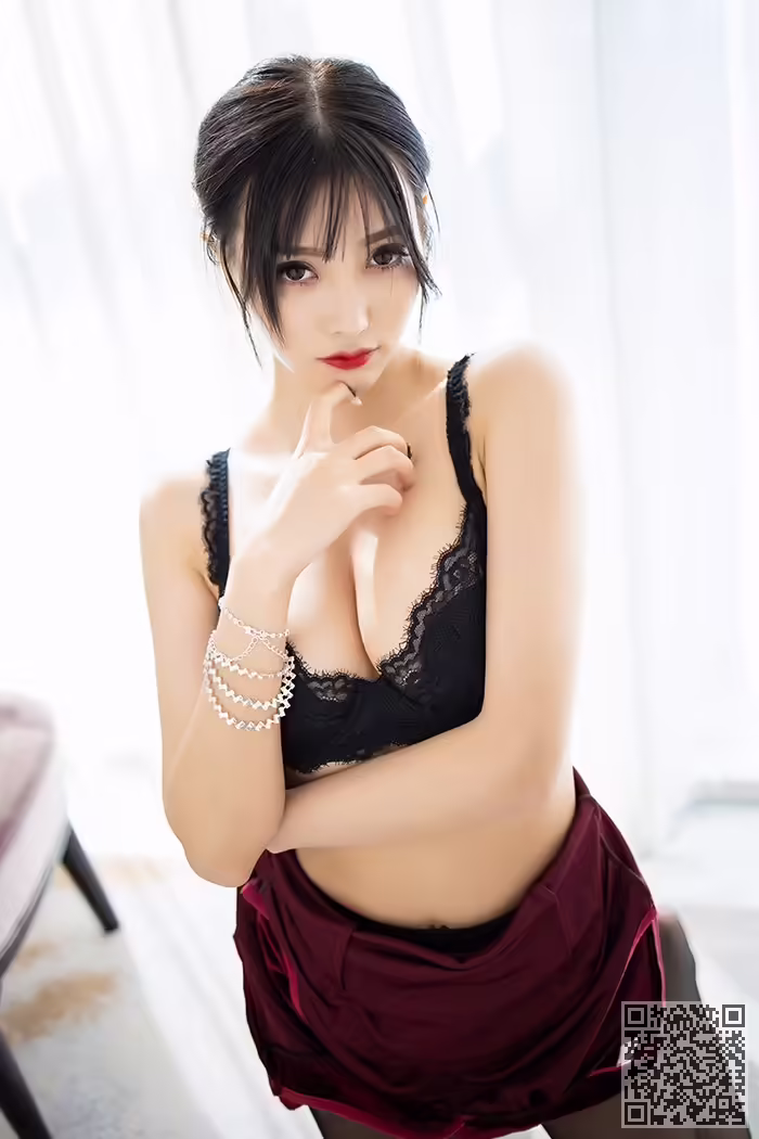 杨晨晨、旗袍、黑丝、长腿、美脚