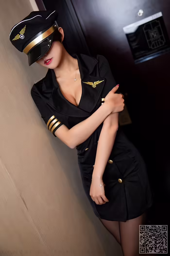 冯木木、黑丝、高跟、制服诱惑