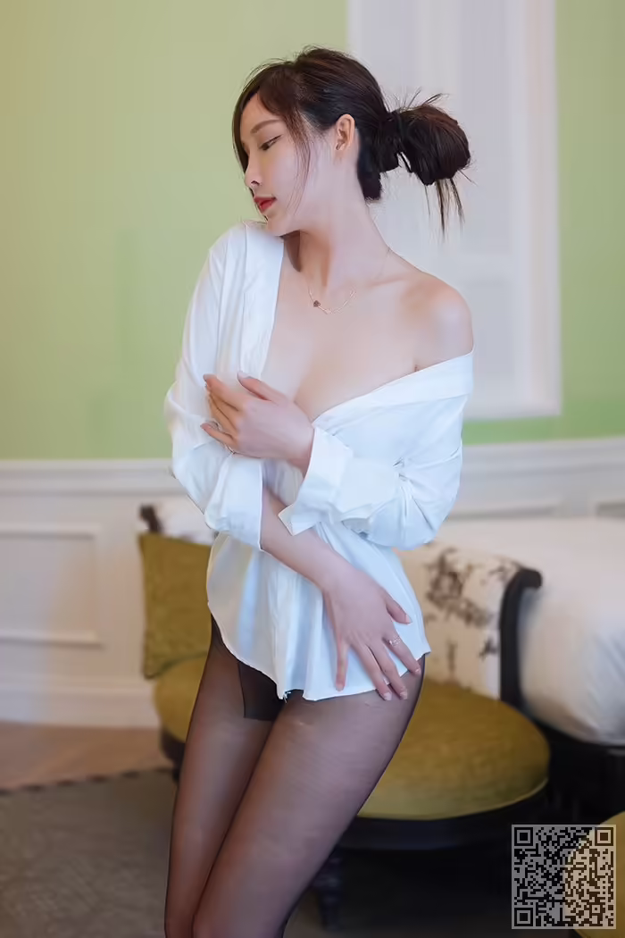 秘书、周妍希、黑丝、玉足
