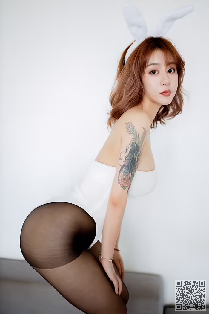 兔女郎、糯米、黑丝、翘臀