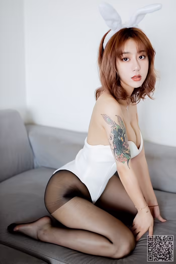 兔女郎、糯米、黑丝、翘臀