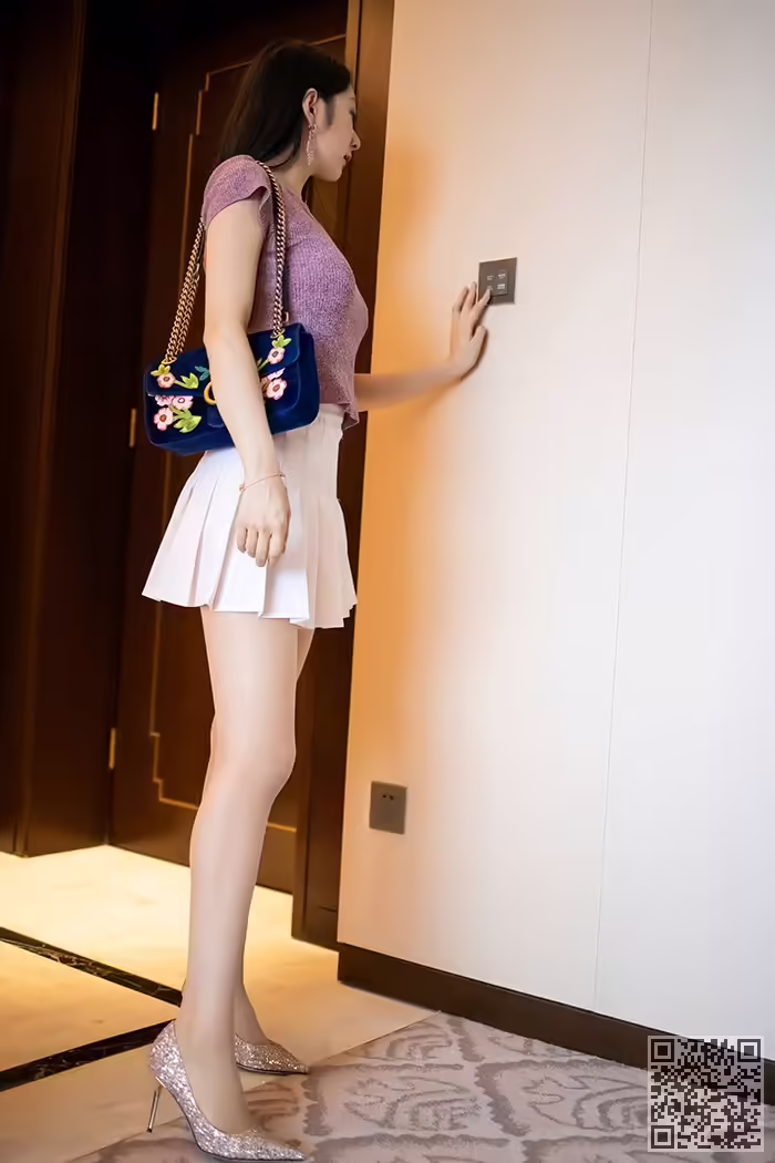 御姐、小热巴