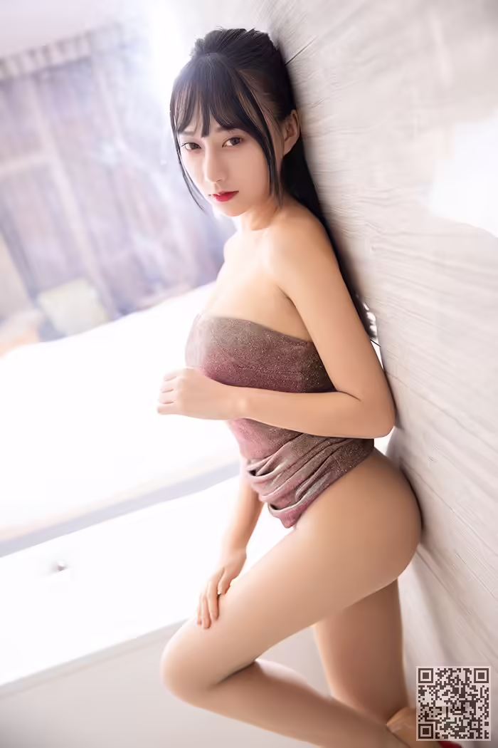 美丽女教师、何嘉颖