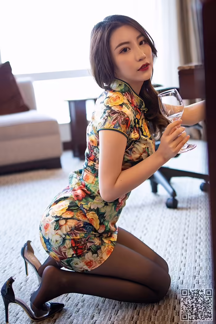 窈窕玉女、绯月樱、旗袍、黑丝诱惑