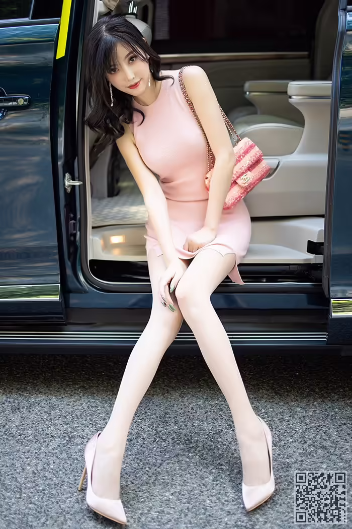 女郎、杨晨晨、肉丝、美脚、搔首弄姿
