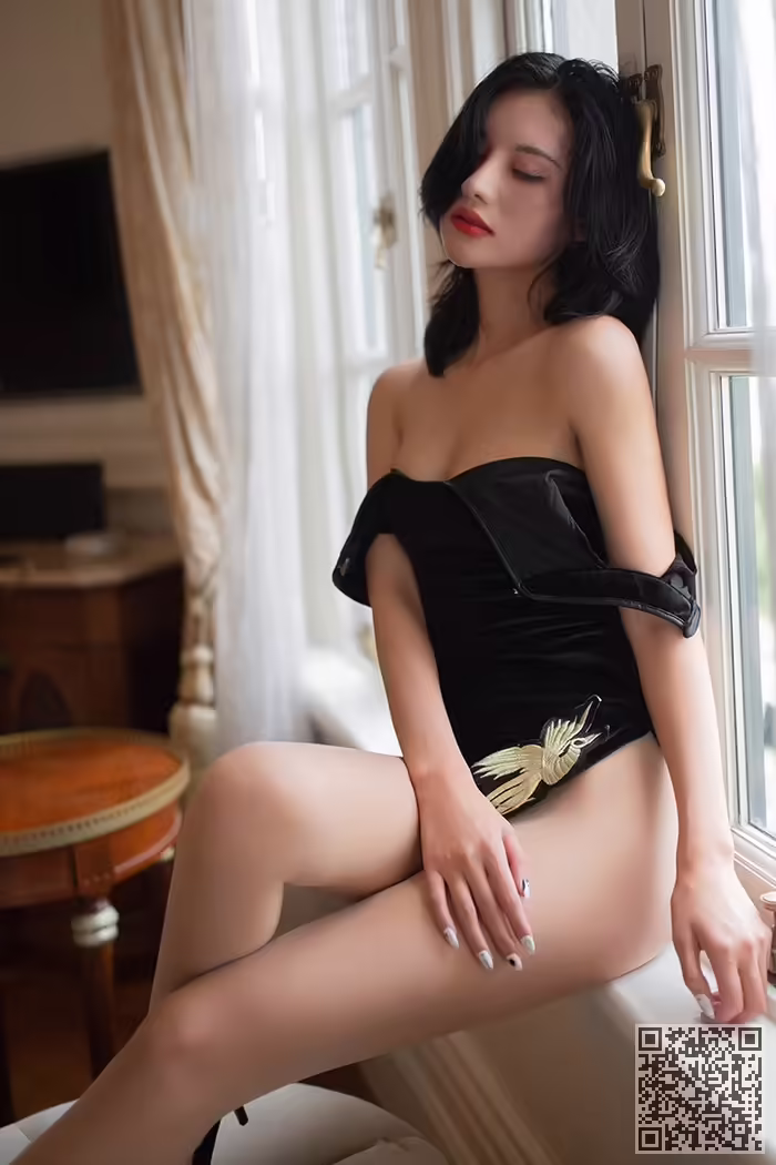 熟女、阿朱、旗袍、肉丝、高跟