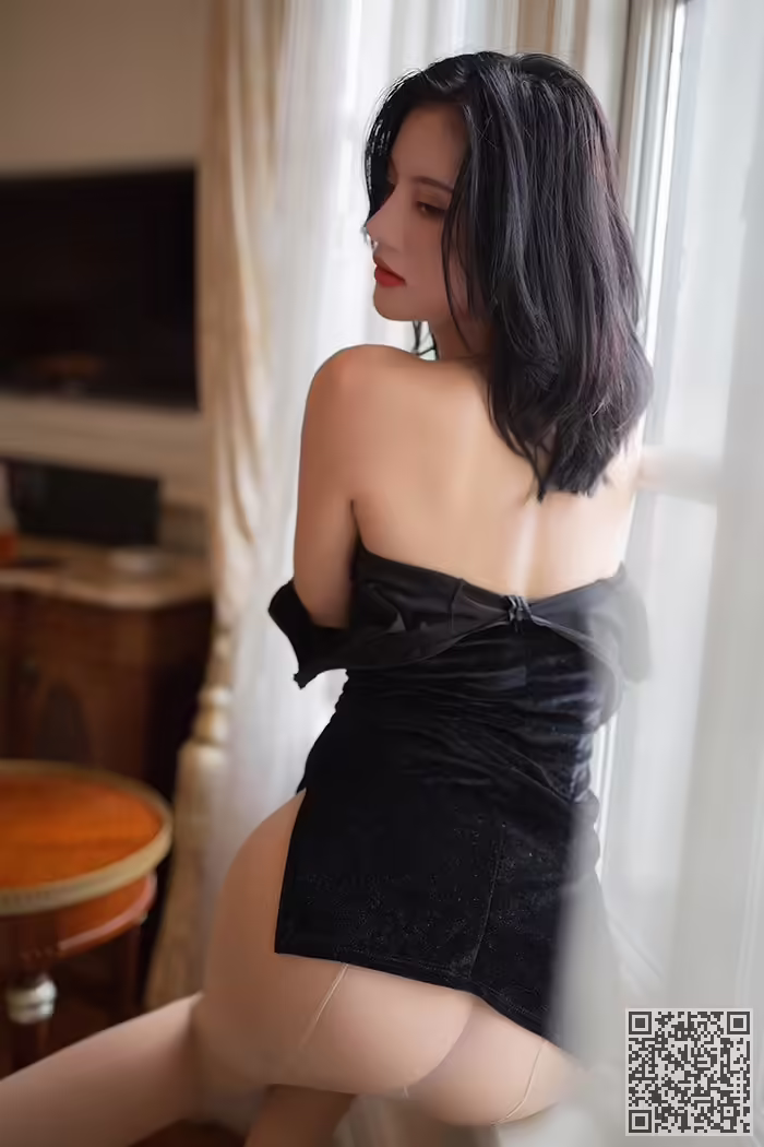 熟女、阿朱、旗袍、肉丝、高跟