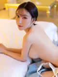 宅神与女神周在中午酒店裸浴