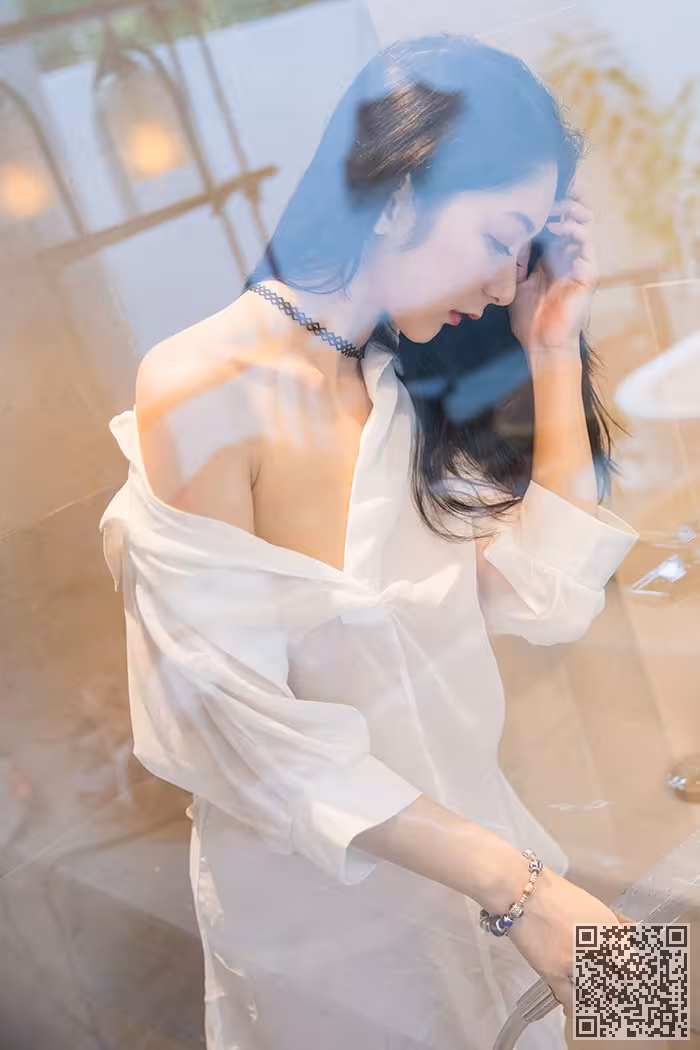 日思夜想小热巴娇嫩玉体湿身诱惑