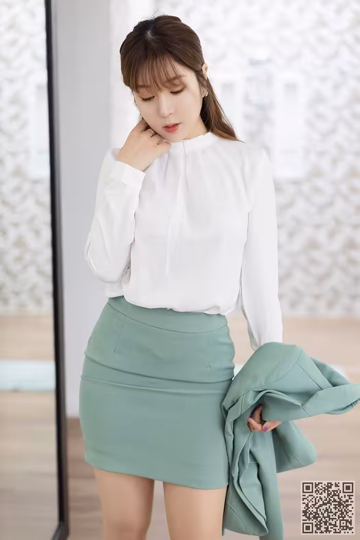 美女接待王雨纯肉丝制服为您服务