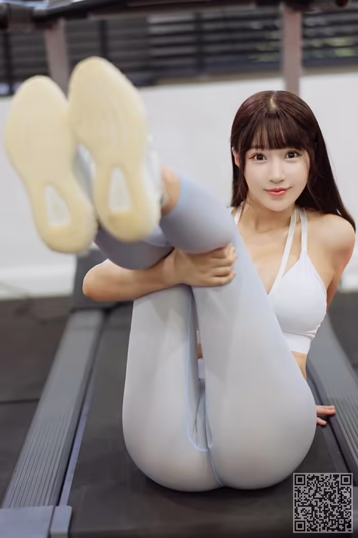 巨乳、朱可儿、紧身裤