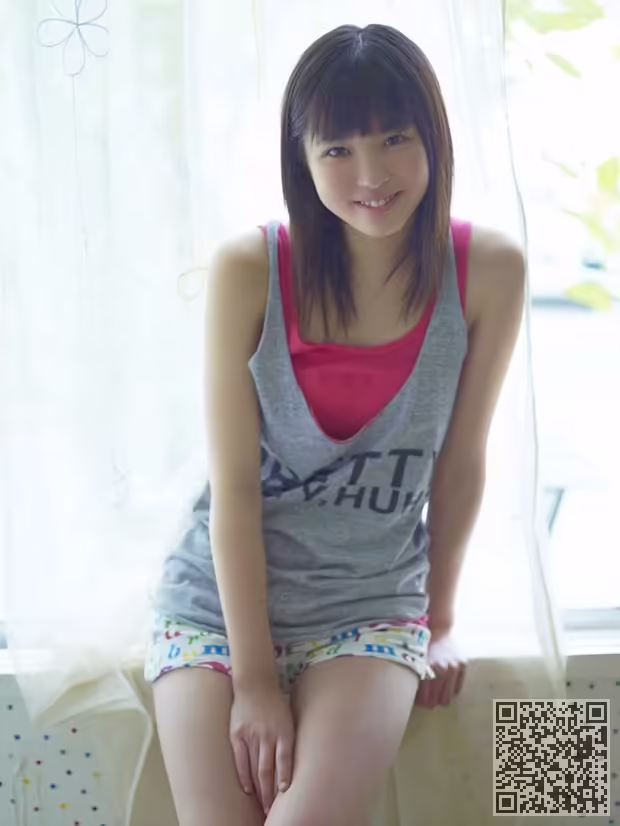 荒井萌写真