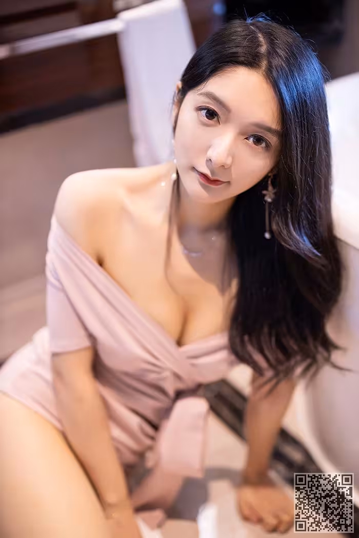 高挑御姐小热巴玉足酥胸极致享受