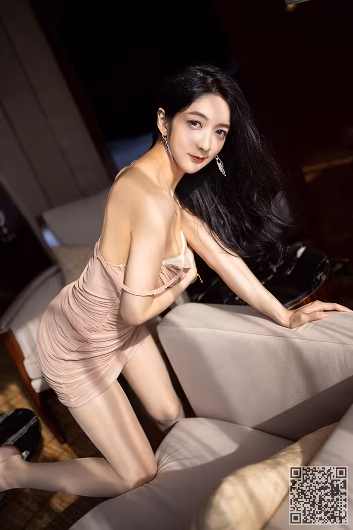 高挑御姐小热巴玉足酥胸极致享受