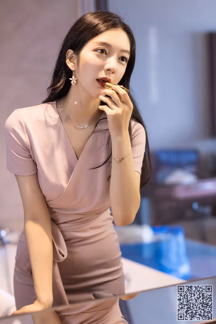 高挑御姐小热巴玉足酥胸极致享受
