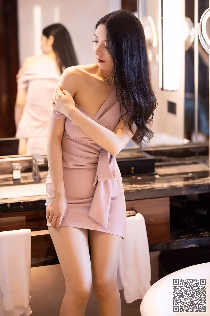 高挑御姐小热巴玉足酥胸极致享受