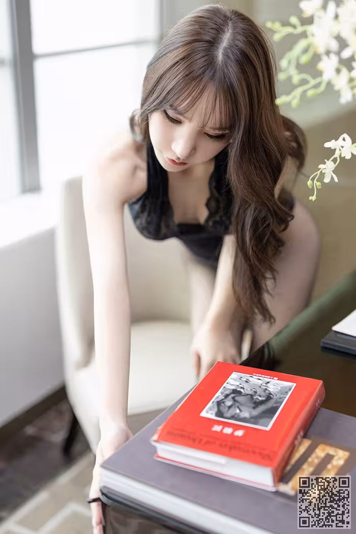 多情秘书周于希带你体验美女禁区
