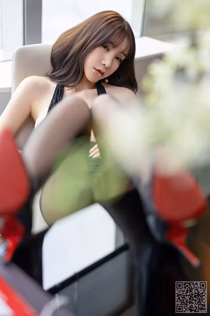 多情秘书周于希带你体验美女禁区