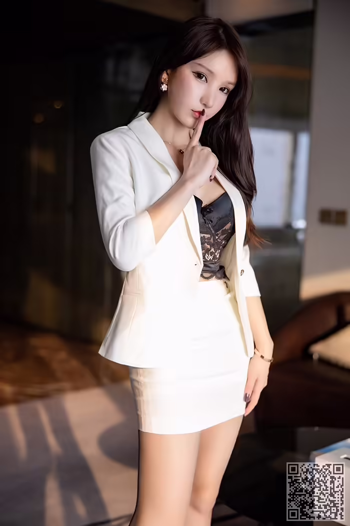 周于希、包臀、短裙