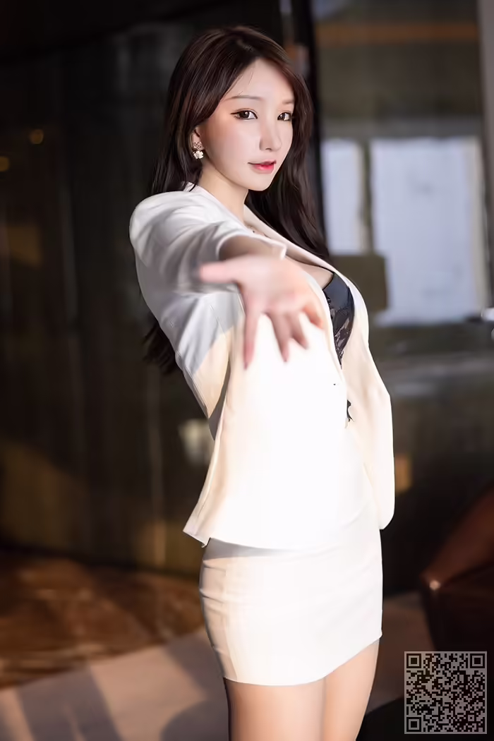周于希、包臀、短裙