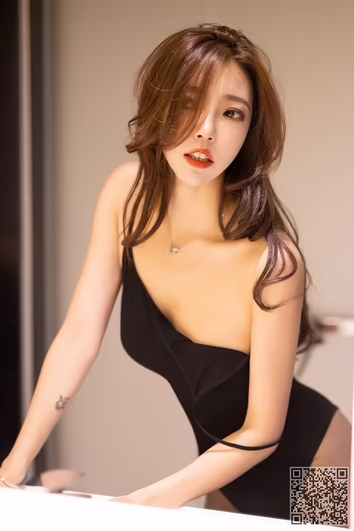 女友、冯木木、丝袜、包臀、半裸