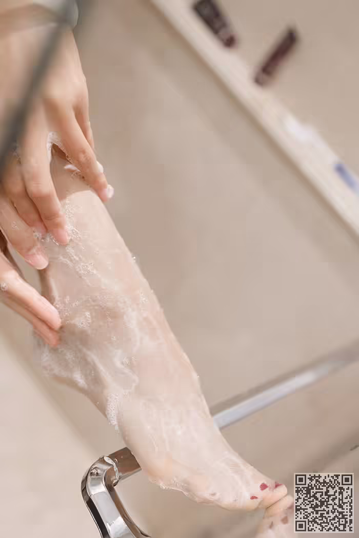 蓝夏、丝袜、湿身诱惑