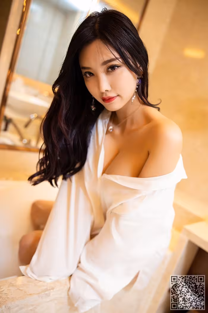 浴室女神杨晨晨丝滑长腿大秀玉足