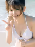 Pure and fresh and sweet young model figure reina pictures