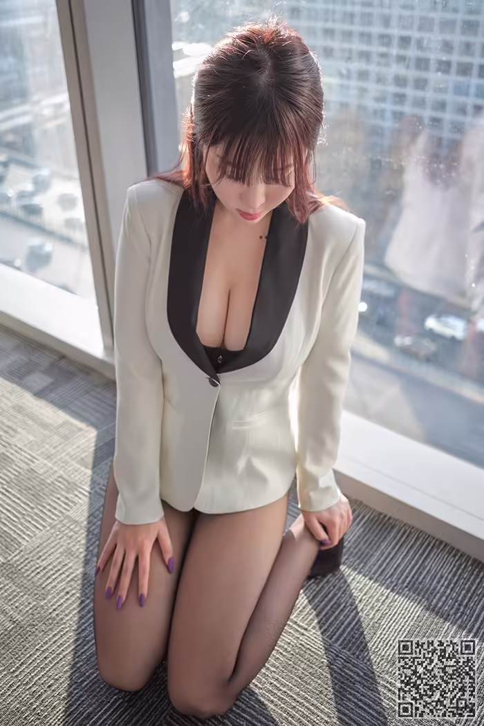 秘书、王雨纯、黑丝、包臀、豪乳