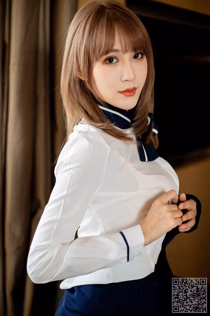 服务小姐周慕汐黑丝高跟美腿秀身材