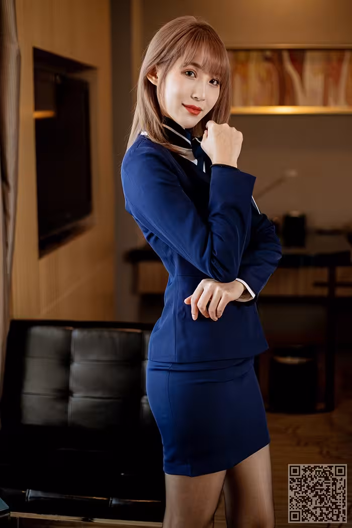 服务小姐周慕汐黑丝高跟美腿秀身材