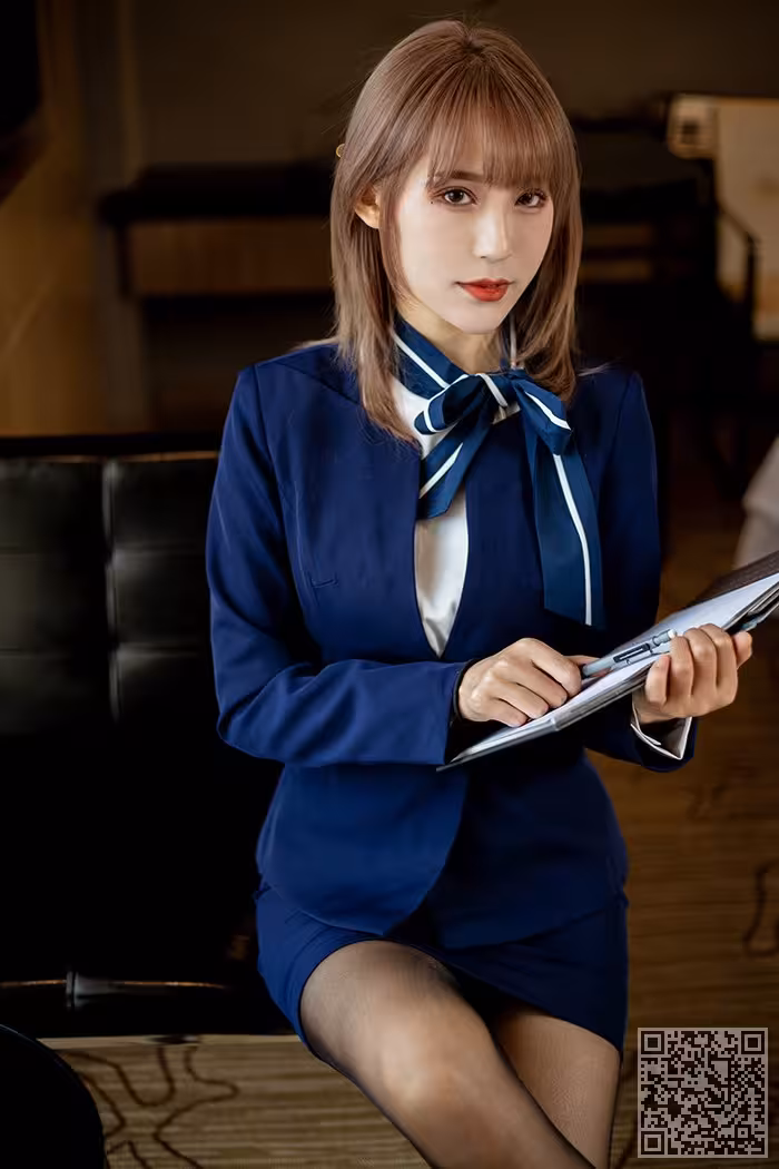 服务小姐周慕汐黑丝高跟美腿秀身材